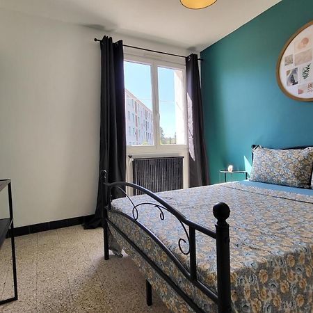 Les Tourterelles D'Avignon 2 Apartment Bagian luar foto