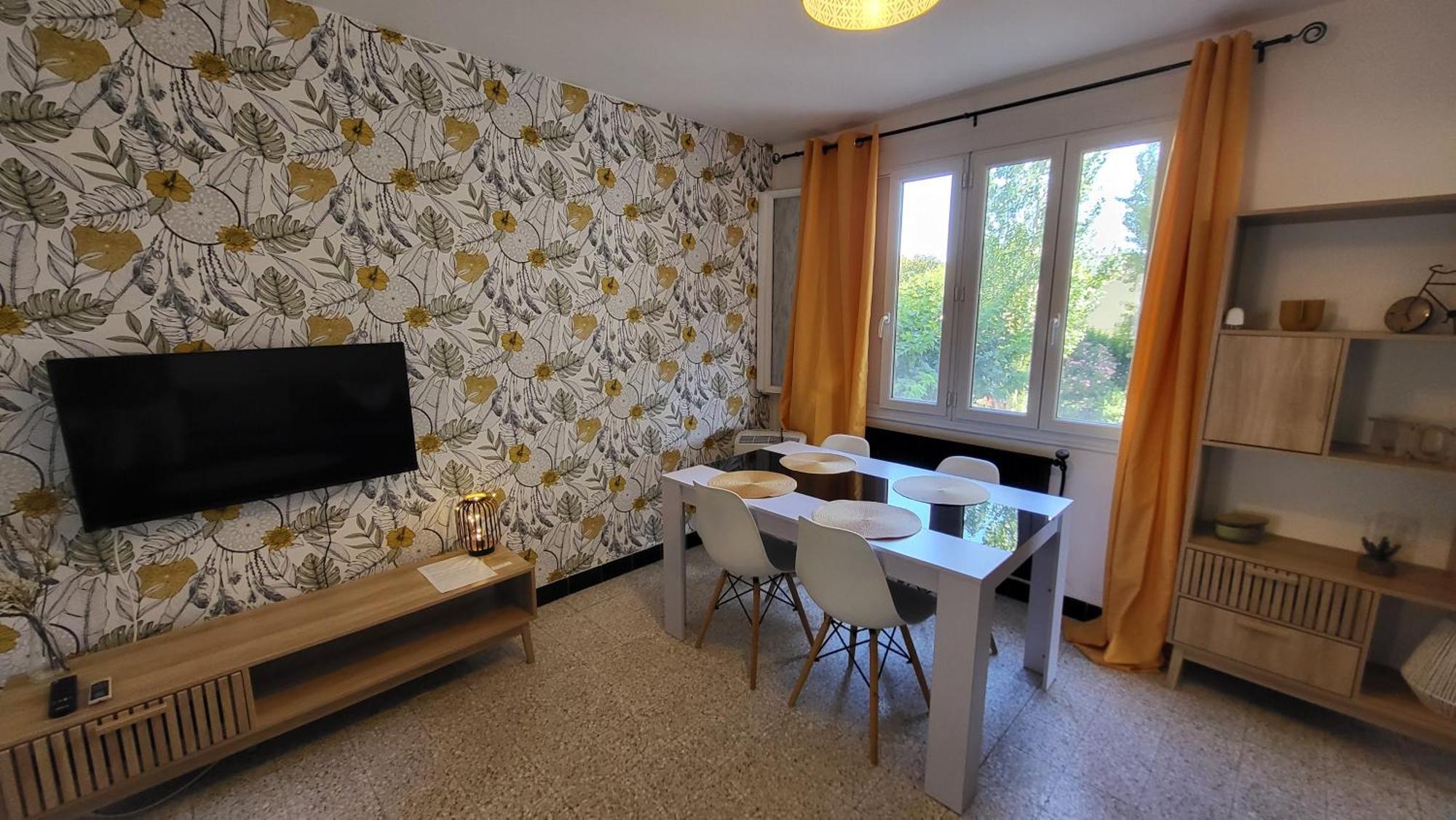 Les Tourterelles D'Avignon 2 Apartment Bagian luar foto