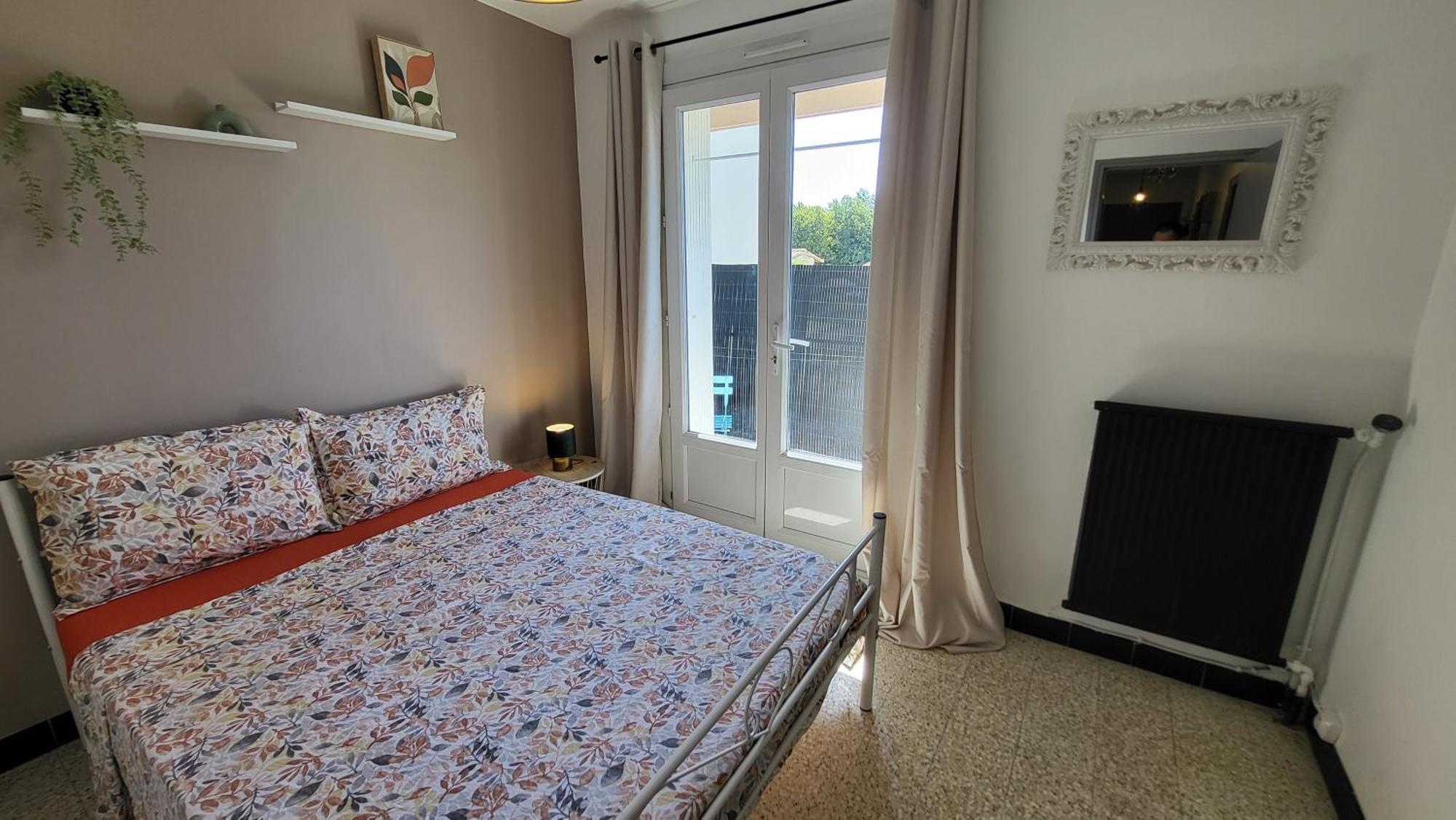 Les Tourterelles D'Avignon 2 Apartment Bagian luar foto